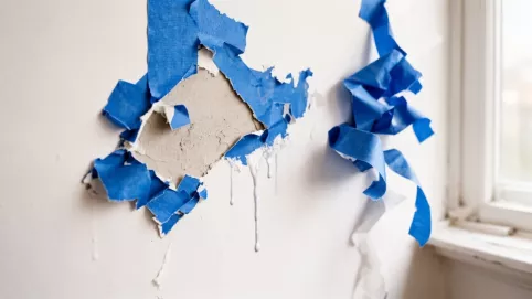 Farba odeszła z taśmą jak naprawić